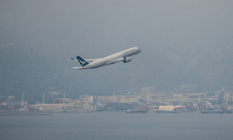 HK chief executive criticizes Cathay Pacific over discrimination against non-English speakers