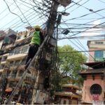 KMC starts removing unmanaged cables from Kathmandu streets 