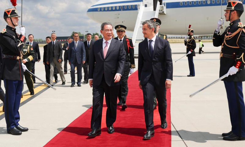 Premier Li stresses global significance of China-France ties during visit to Paris