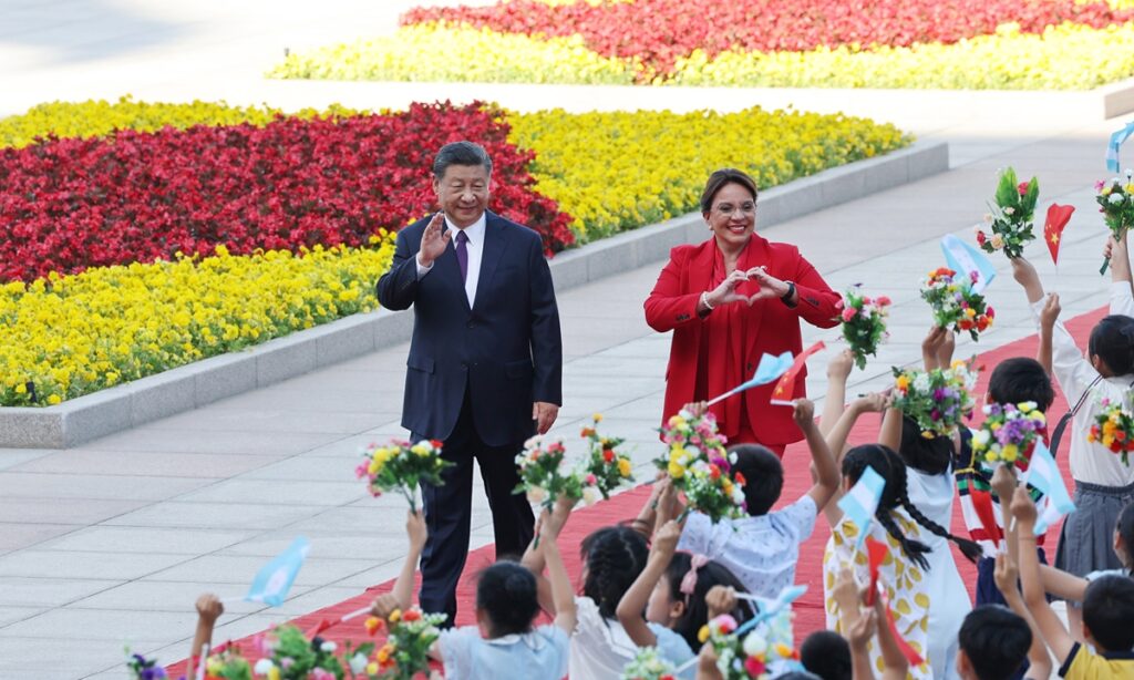 Xi meets Castro, guiding China-Honduras relations to new high level