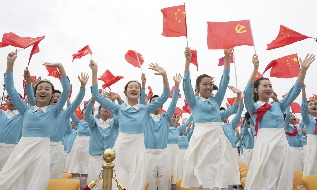 Delegates to 19th National Congress of Communist Youth League of China arrive in Beijing