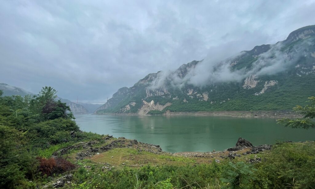 Diplomats taste China’s ecological progress in SW China’s Guizhou