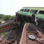 Xi extends condolences to Indian president, PM over deadly train accident