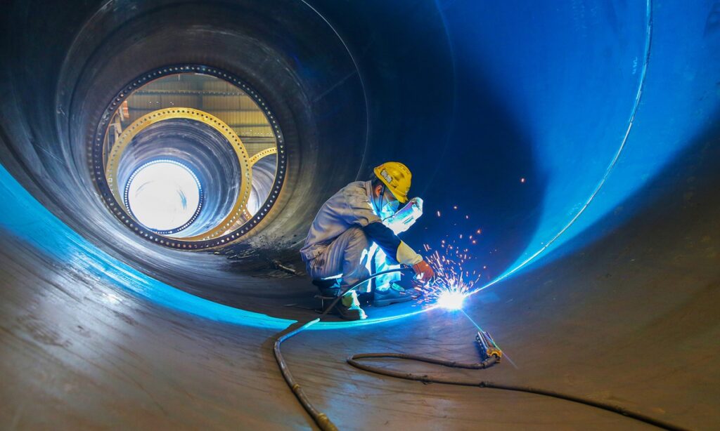 China’s official manufacturing PMI records slight improvement in June, showing the economy maintains moderate recovery