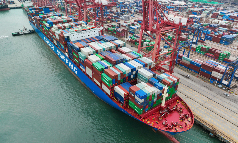 Shanghai launches containerized freight index futures, aiming to help firms hedge against fluctuation risks