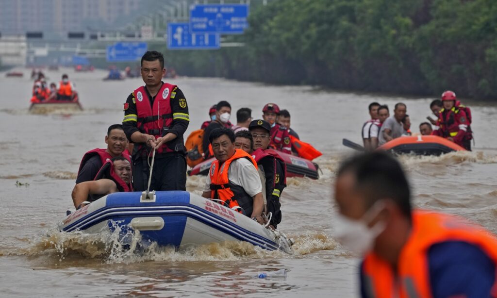 1,000 rescue teams rush to flood-hit Zhuozhou