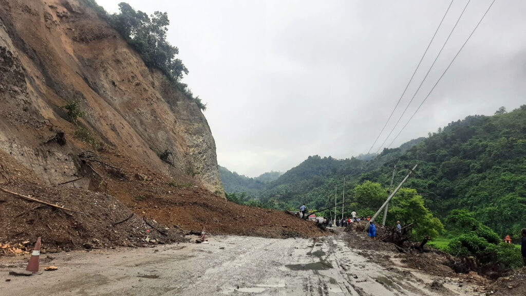 Landslides block highways in nine places across country