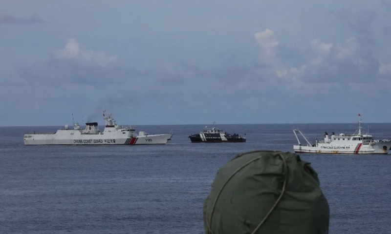 China Coast Guard drives away intruding Philippine Navy gunboat into China’s Huangyan Island on Tue