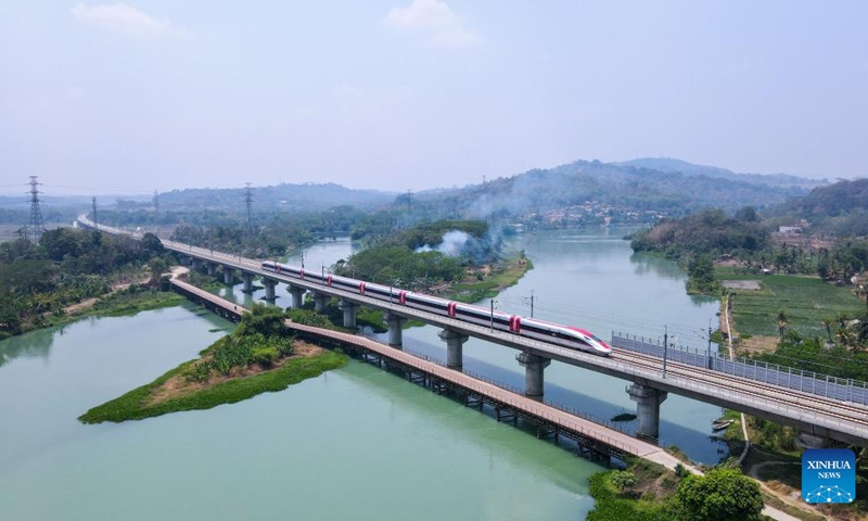 Jakarta-Bandung High-Speed Railway begins operation, expected to see ridership of around 10 million trips in the first year