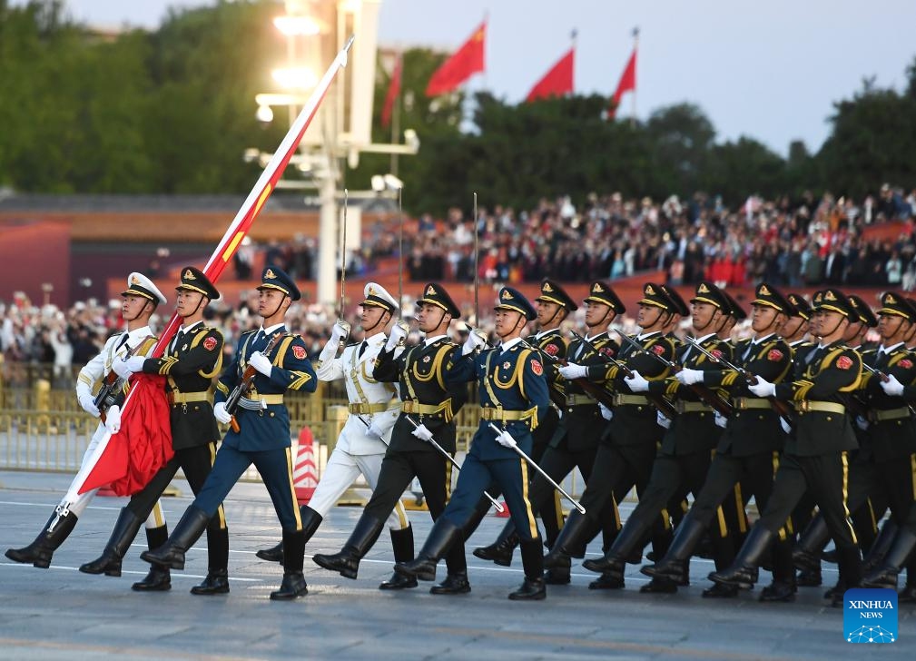 Over 300,000 witness flag-raising at Tian’anmen Square on National Day, ‘a unique romance belonging to Chinese’