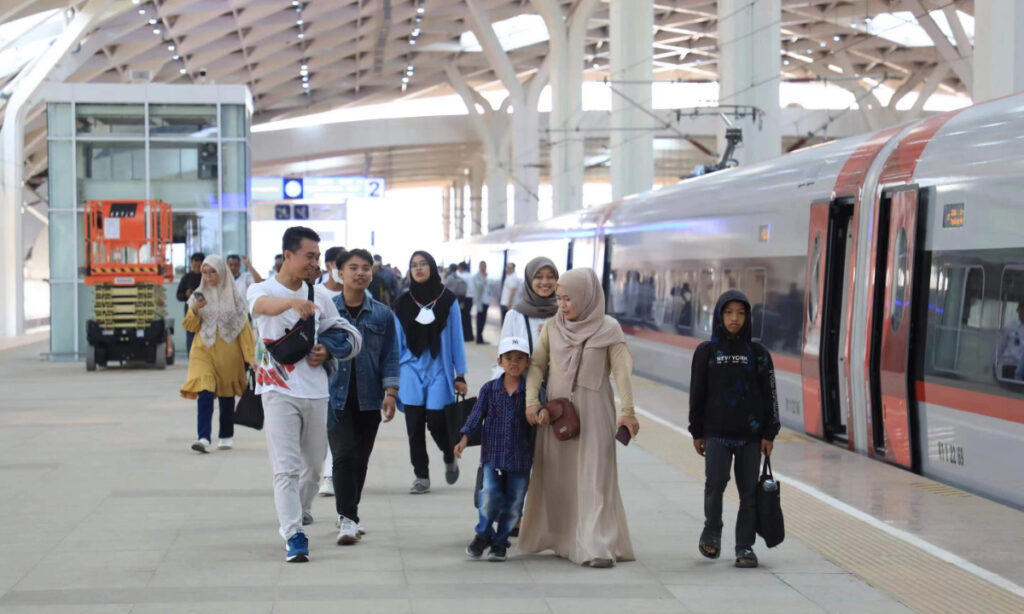 Jakarta-Bandung High-Speed Railway handles 383,000 passenger trips in first month of operation