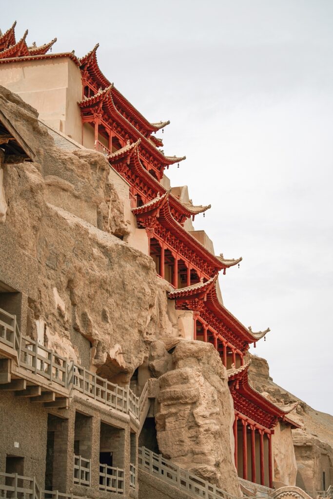 Preservation of Mogao Caves murals enthralls visiting Syrian delegation