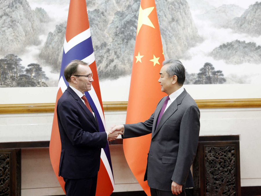 Wang, Eide hold talks as Europe’s China policy faces uncertainties