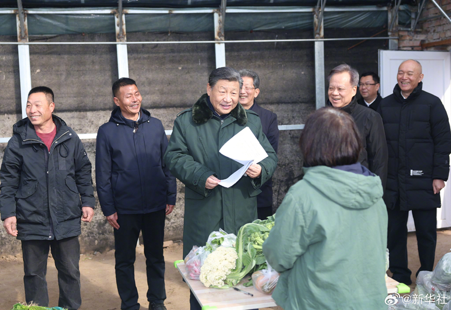 Xi visits people in Tianjin ahead of Spring Festival