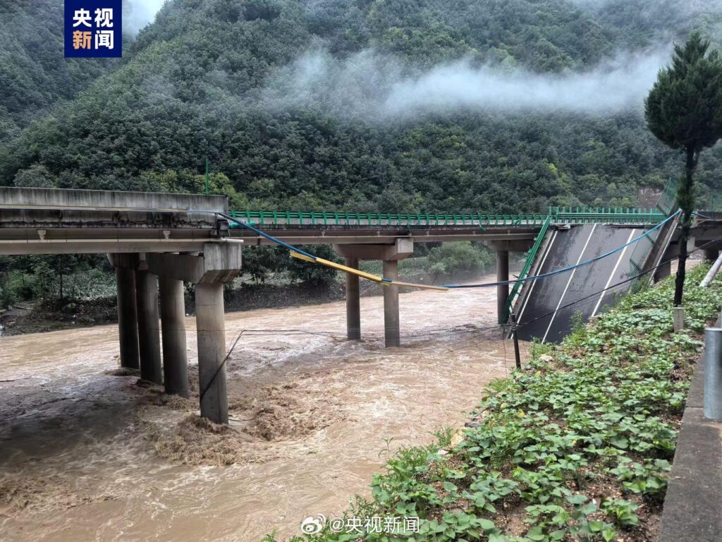 Xi urges all-out rescue, relief efforts after bridge collapses in Northwest China