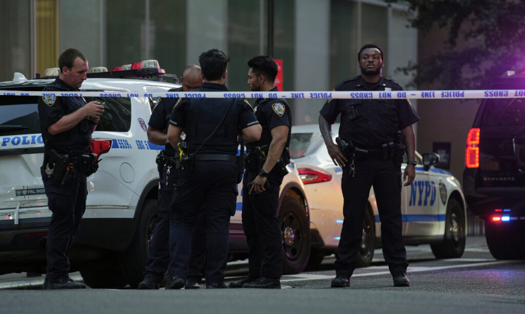 Gunman shoots at least 2 people in New York office building