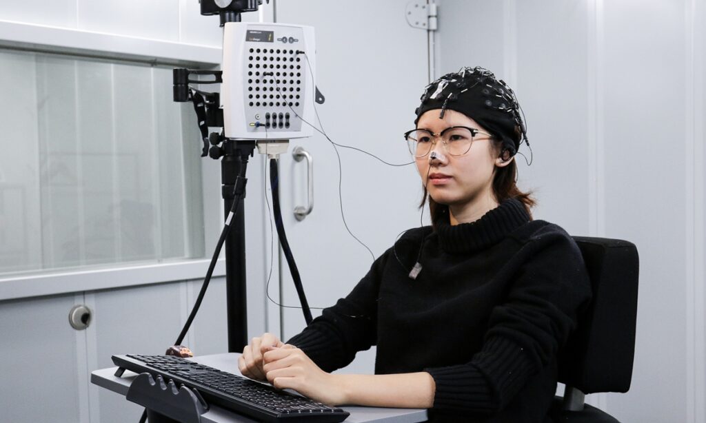 Chinese researchers step up brain-computer technology development