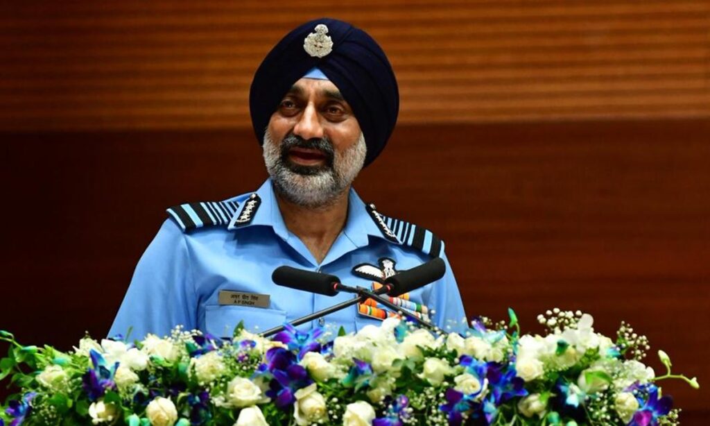 Indian air force chief claims downing 6 Pakistan aircraft 3 months after clash; Pakistani defense minister swiftly rejects